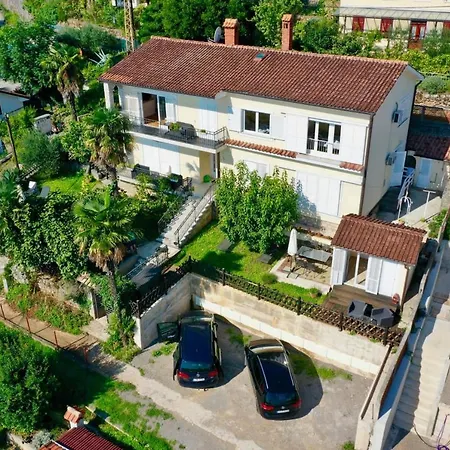 Apartment Kaki Nur 5 Minuten über Die Treppe Zum Strand, Mit Fantastischer Aussicht Und Freiem Parken